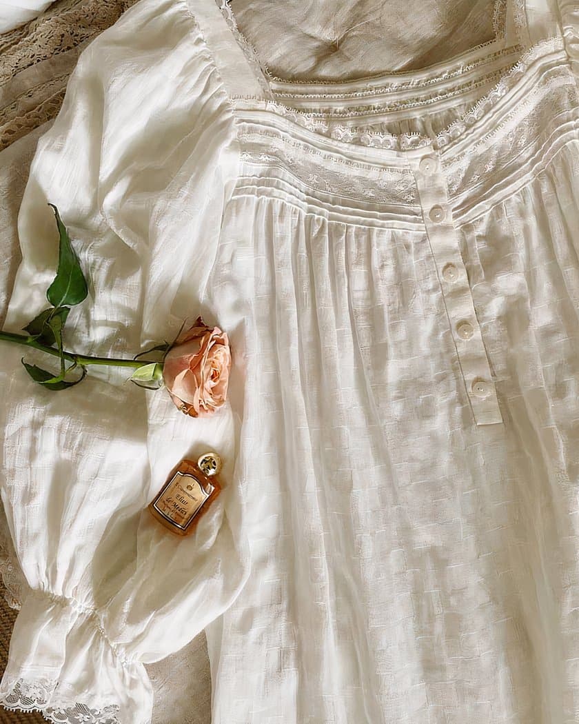Robe de nuit vintage en coton blanc
