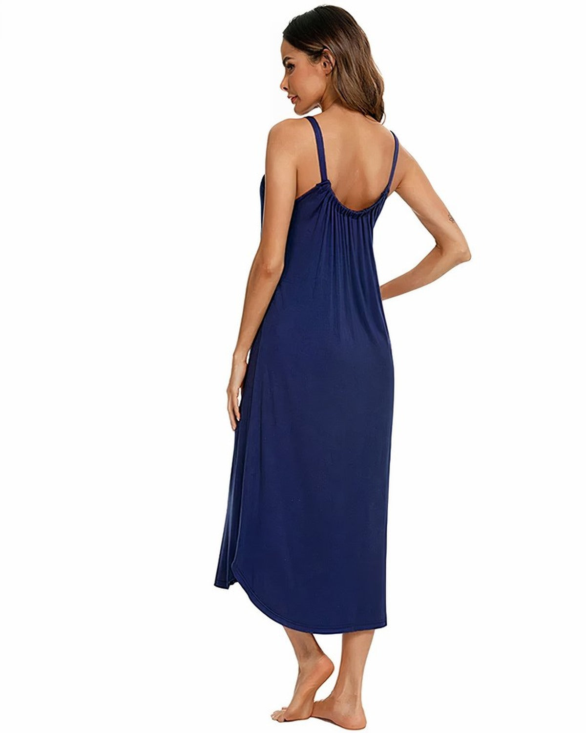 Nuisette bleu marine sans manche vue de trois-quarts dos, drapé fluide
