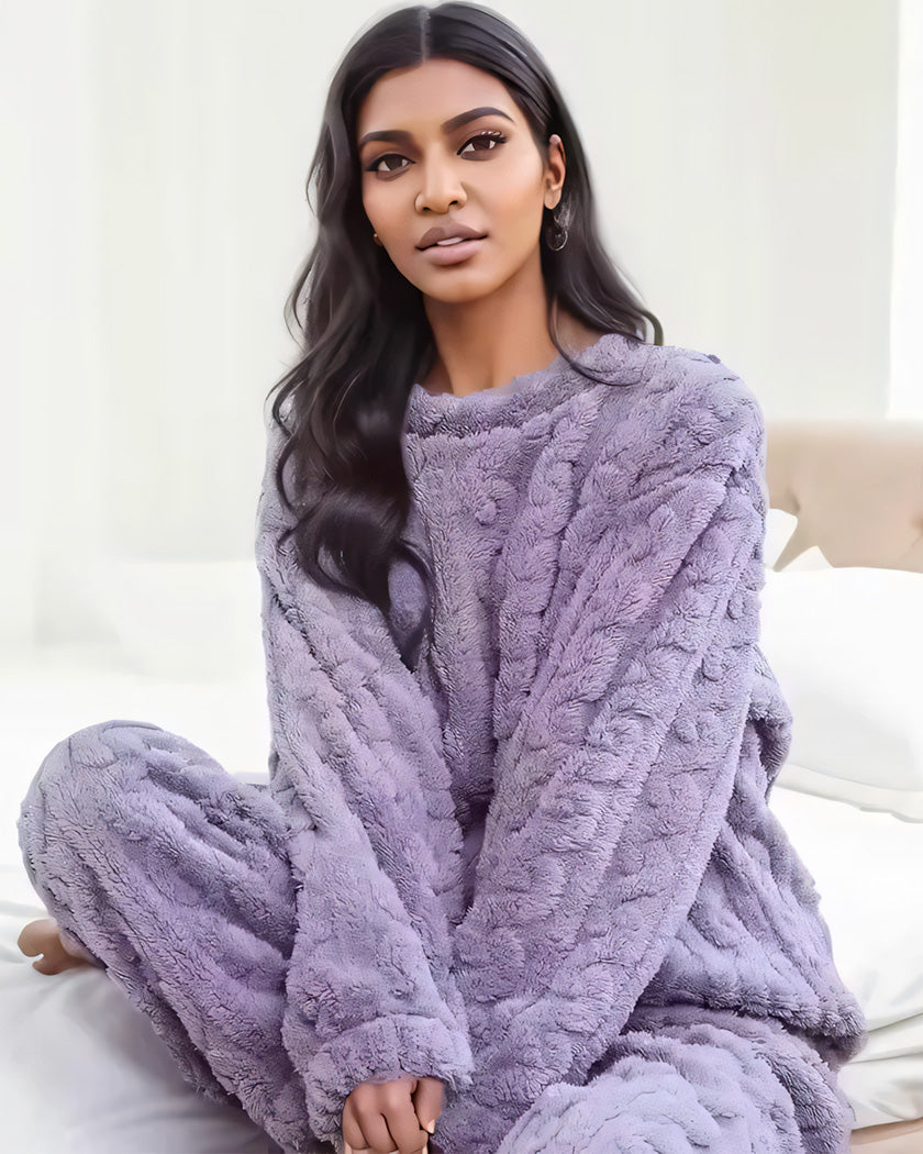 Pyjama femme d'hiver en pilou peluche, coloris violet lilas, haut et pantalon assortis