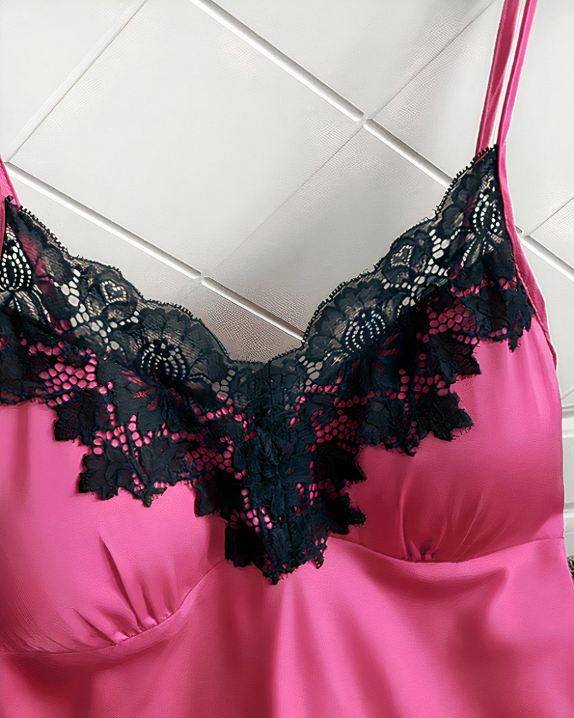 Nuisette Dentelle Noire Victoria's Secret 34C - Style Babydoll Transparent - Occasion Très Bon état