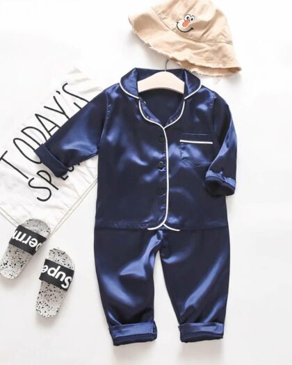 Ensemble de pyjama deux pièces pour bébé bleu à effet satiné